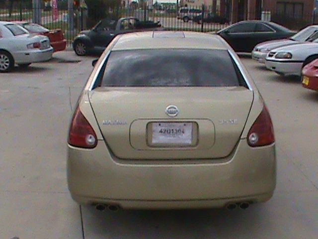 Nissan Maxima 2004 photo 0