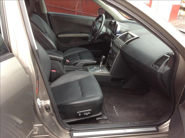 Nissan Maxima 2004 photo 2