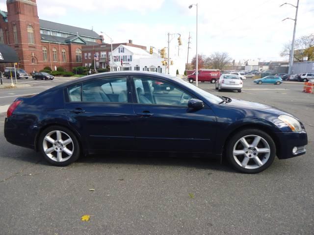 Nissan Maxima 2004 photo 1