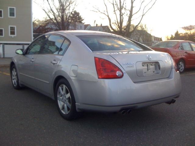 Nissan Maxima 2004 photo 1