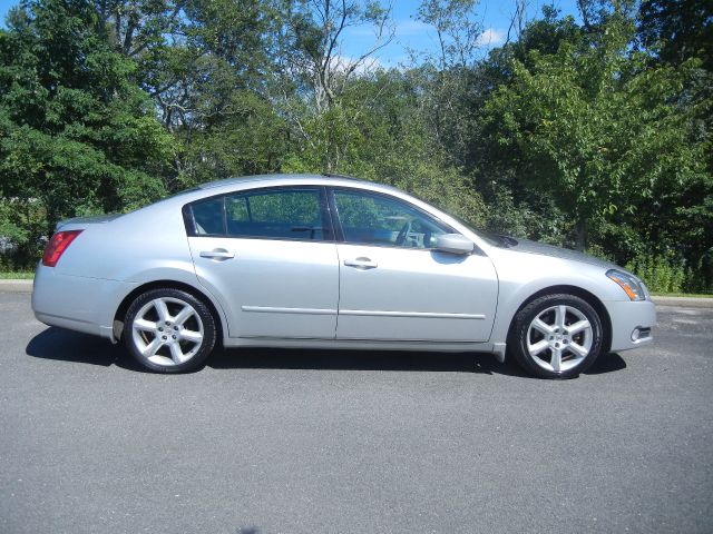 Nissan Maxima 2004 photo 1