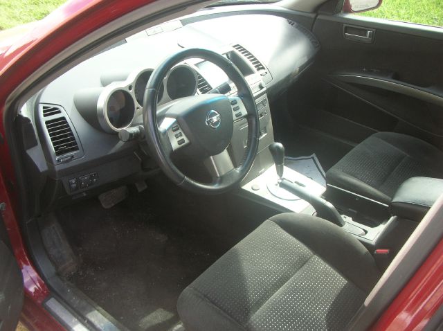 Nissan Maxima LS S Sedan