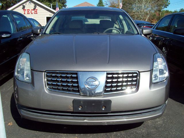 Nissan Maxima LS S Sedan