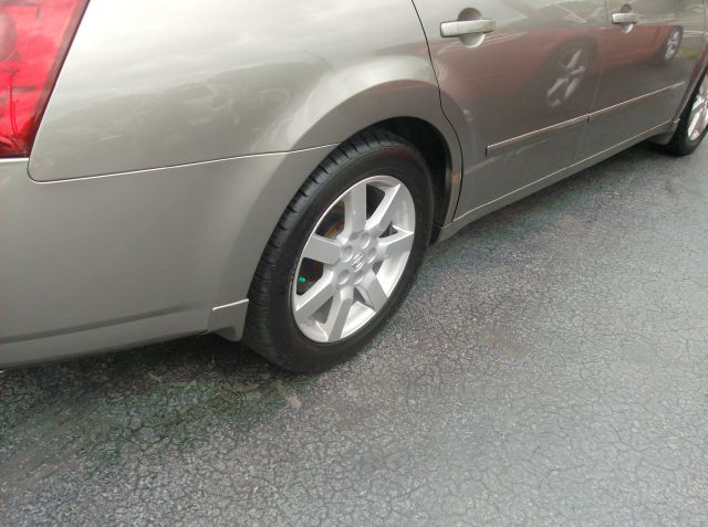 Nissan Maxima 2004 photo 2