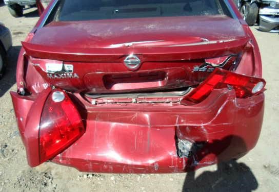 Nissan Maxima SE Sedan