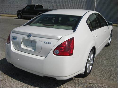Nissan Maxima 2004 photo 1
