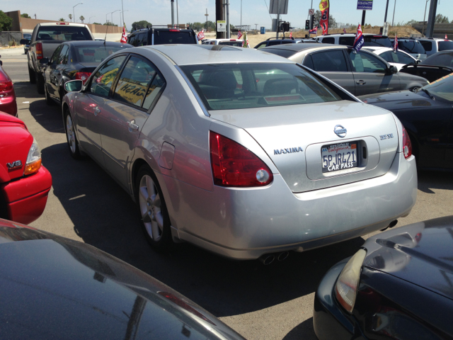 Nissan Maxima Xdrive30i SUV Sedan
