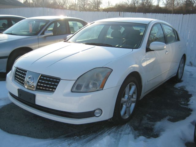 Nissan Maxima SE Sedan