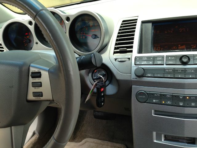 Nissan Maxima SE Sedan