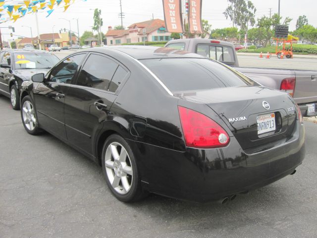 Nissan Maxima SE Sedan