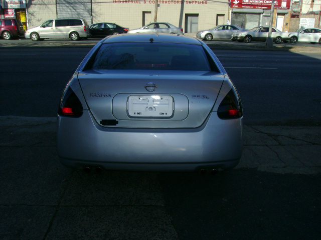 Nissan Maxima LS S Sedan