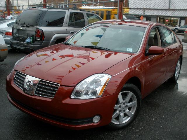 Nissan Maxima LS S Sedan