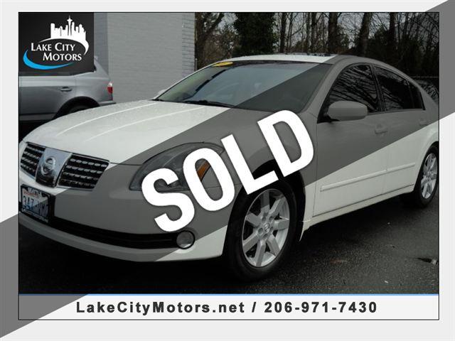 Nissan Maxima 15 Sedan