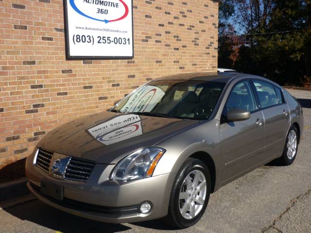 Nissan Maxima S 4x4 SUV Sedan