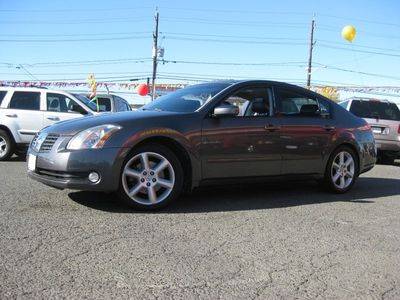 Nissan Maxima S 4x4 SUV Sedan