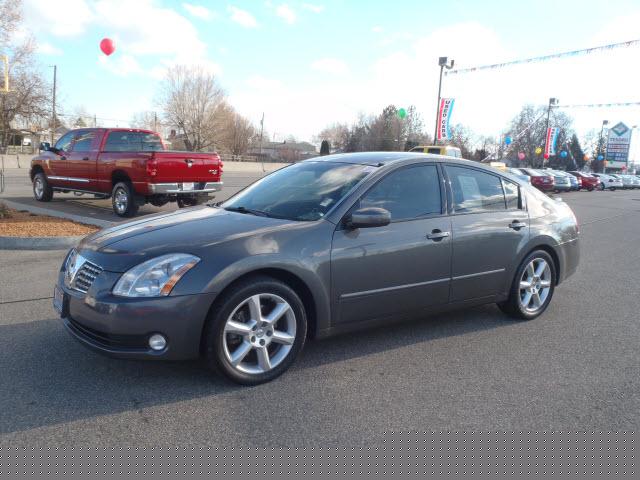 Nissan Maxima ST Pickup 4D 5 1/2 Ft Sedan