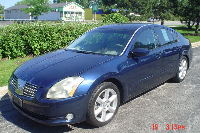 Nissan Maxima SE Sedan