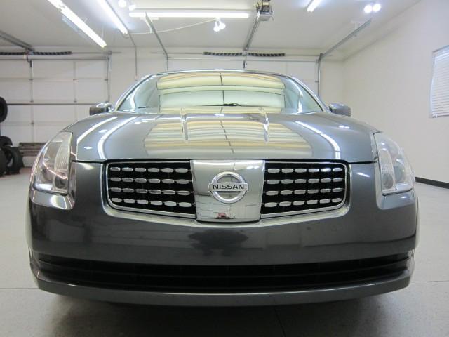 Nissan Maxima NICE Sedan