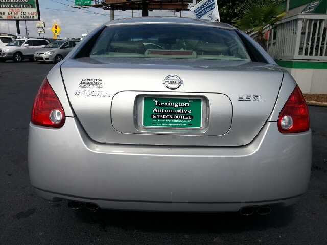 Nissan Maxima LS S Sedan