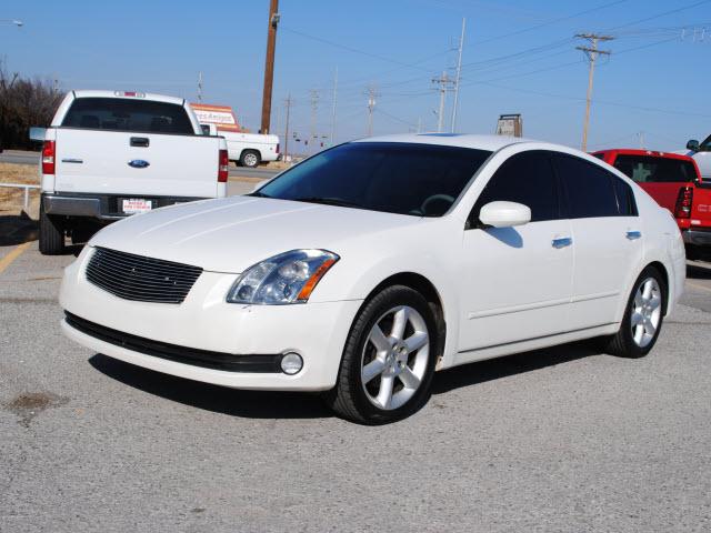 Nissan Maxima SE Sedan