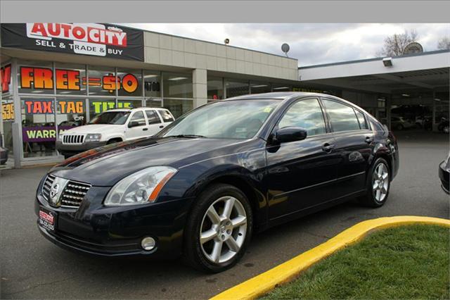 Nissan Maxima S 4x4 SUV Sedan