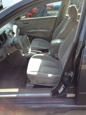 Nissan Maxima LS S Sedan