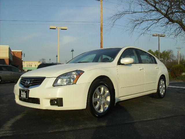 Nissan Maxima LS S Sedan