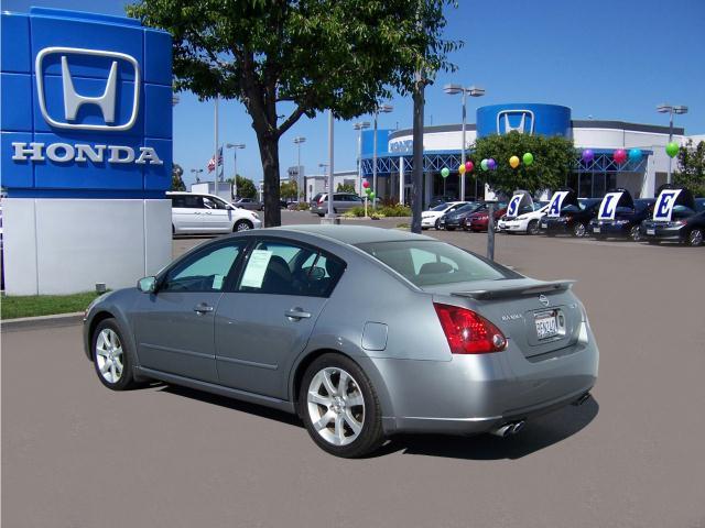 Nissan Maxima LE Sedan