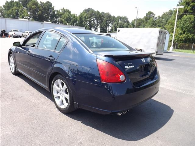 Nissan Maxima 2WD Supercab 145 XLT Sedan