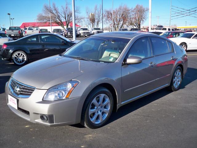 Nissan Maxima ST Pickup 4D 5 1/2 Ft Sedan