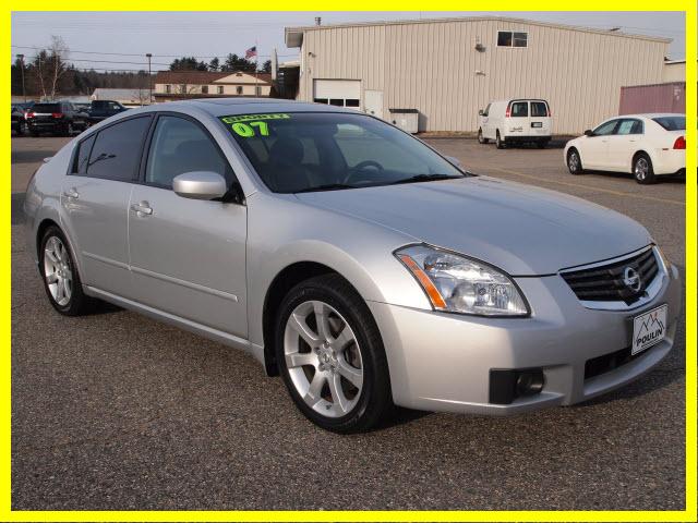 Nissan Maxima LE Sedan