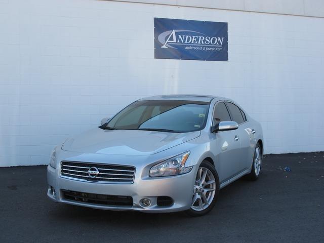 Nissan Maxima Unknown Sedan