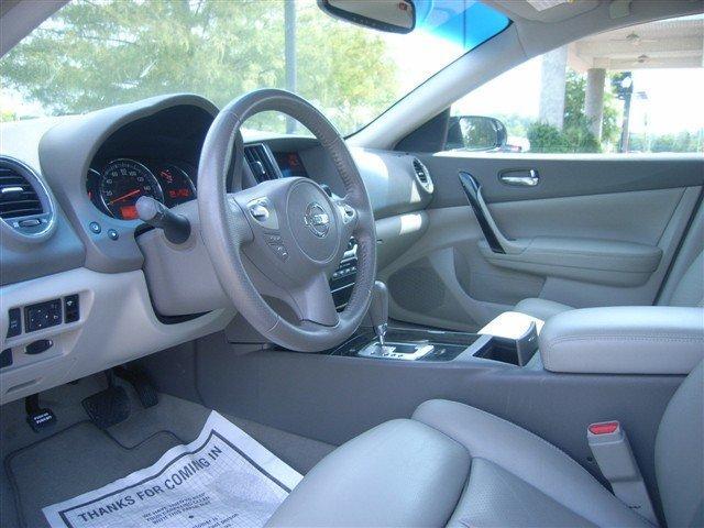 Nissan Maxima Supercab 139 XLT 4WD Sedan