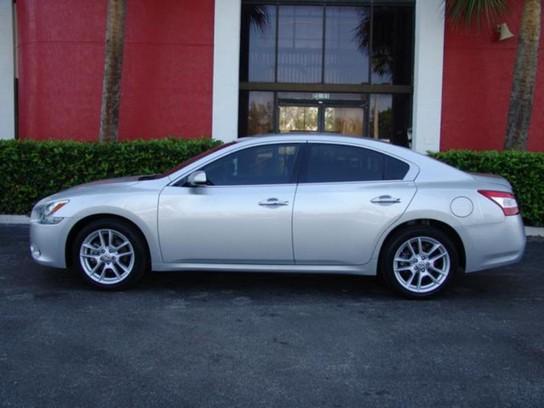 Nissan Maxima 2009 photo 1
