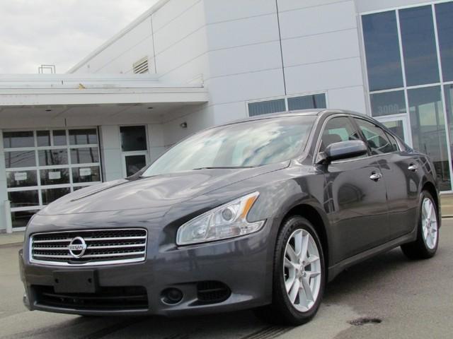 Nissan Maxima Supercab 139 XLT 4WD Sedan