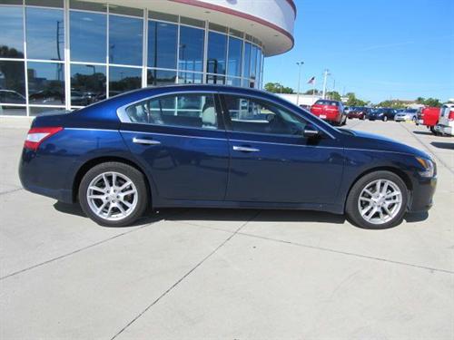 Nissan Maxima XR Other