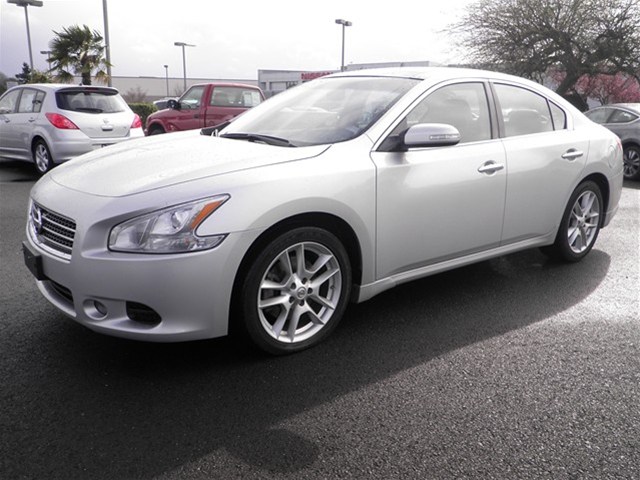 Nissan Maxima Regular Cab 4-wheel Drive Work Truck Unspecified