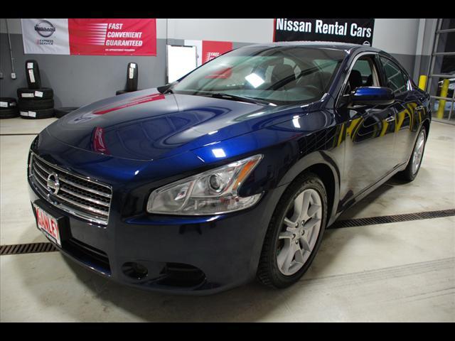 Nissan Maxima Supercab 139 XLT 4WD Sedan