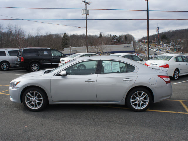 Nissan Maxima Regular Cab 4-wheel Drive Work Truck Unspecified