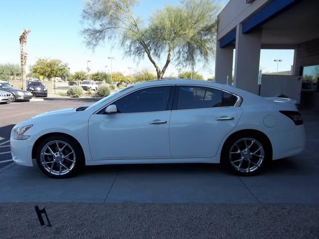 Nissan Maxima Regular Cab 4-wheel Drive Work Truck Sedan