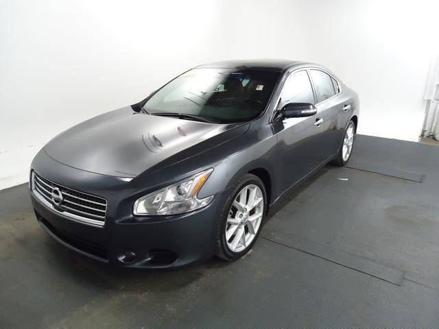 Nissan Maxima Regular Cab 4-wheel Drive Work Truck Sedan