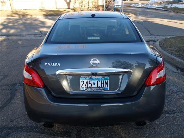 Nissan Maxima SR5 Prerunner V6 Sedan