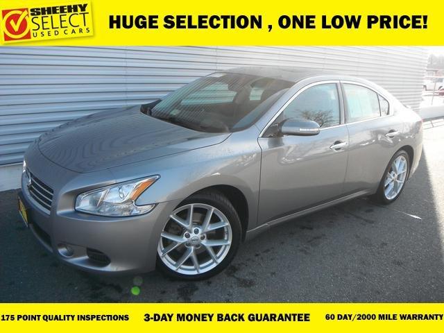 Nissan Maxima Regular Cab 4-wheel Drive Work Truck Sedan