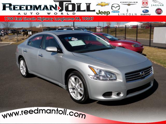 Nissan Maxima Regular Cab 4-wheel Drive Work Truck Sedan