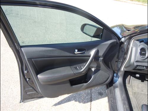 Nissan Maxima XR Other