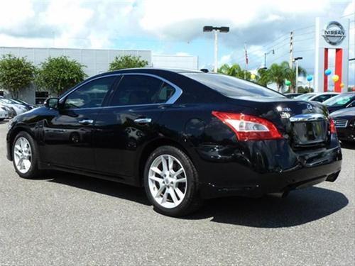 Nissan Maxima 2010 photo 1