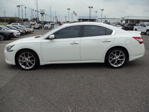 Nissan Maxima 2010 photo 1