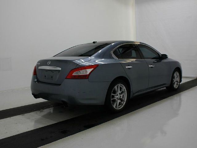 Nissan Maxima 2010 photo 1