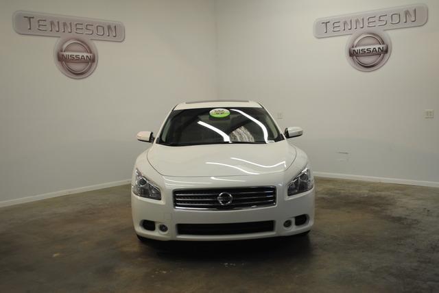 Nissan Maxima 2010 photo 1