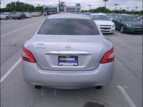 Nissan Maxima 2010 photo 1